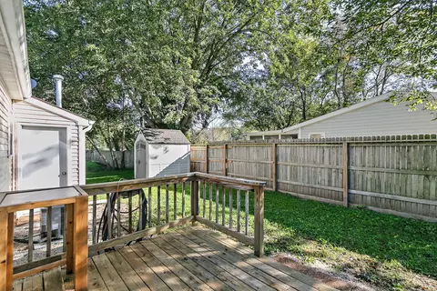Exterior - 710 W Pheasant Trl, Mchenry, IL 60051 photo 3 of 8