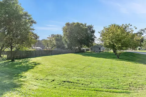 Exterior - 710 W Pheasant Trl, Mchenry, IL 60051 photo 8 of 8