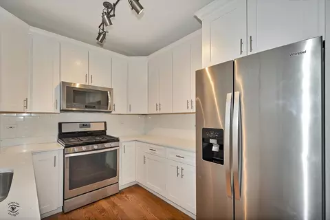 Kitchen - 582 Declaration Ln, Aurora, IL 60502 photo 2 of 2