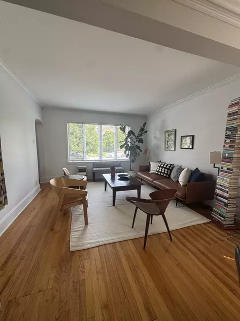 Living - 314 Neva Ave, Glenview, IL 60025 photo 4 of 8