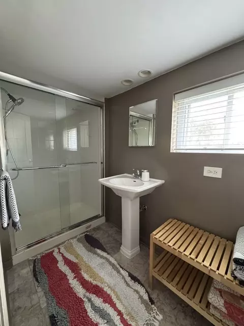 Bath - 314 Neva Ave, Glenview, IL 60025 photo 4 of 4