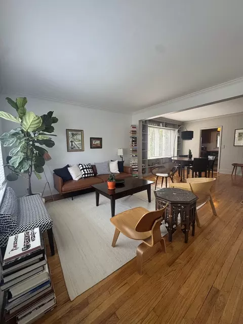 Living - 314 Neva Ave, Glenview, IL 60025 photo 2 of 8