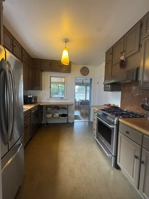 Kitchen - 314 Neva Ave, Glenview, IL 60025 photo 1 of 4