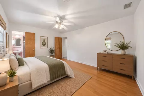 Bedroom - 500 Skyline Dr, Fox River Grove, IL 60021 photo 8 of 8