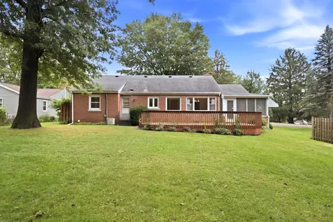 Exterior - 500 Skyline Dr, Fox River Grove, IL 60021 photo 4 of 6