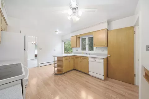 Kitchen - 500 Skyline Dr, Fox River Grove, IL 60021 photo 3 of 4