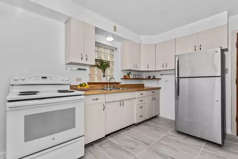 Kitchen - 327 E 82nd St, Chicago, IL 60619 photo 1 of 2