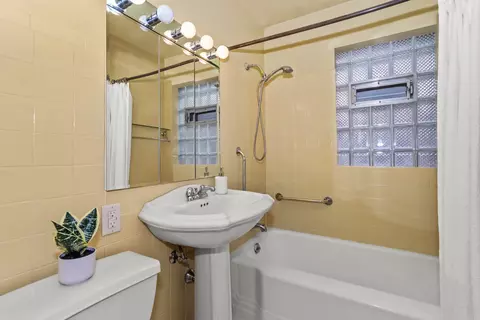 Bath - 327 E 82nd St, Chicago, IL 60619 photo 2 of 2