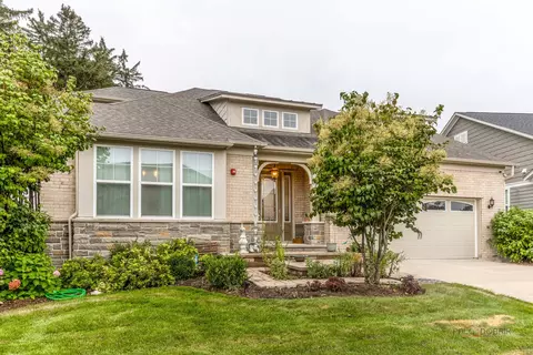 637 Insull Dr, Vernon Hills, IL 60061