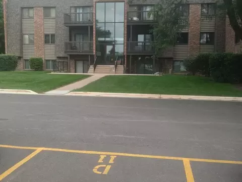 Exterior - 1480 Stonebridge Cir #D-1, Wheaton, IL 60189 photo 1 of 4