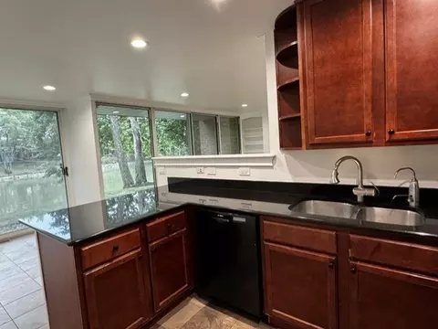 Kitchen - 6016 E Lake Dr #1D, Lisle, IL 60532 photo 1 of 1