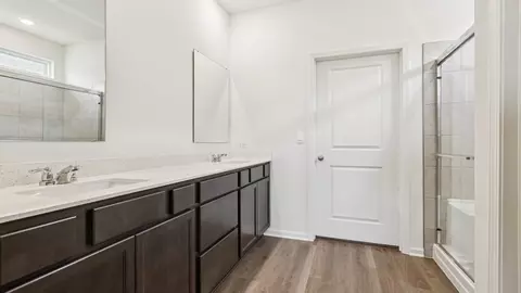 Bath - 25523 W Thicket Ln, Plainfield, IL 60544 photo 2 of 4