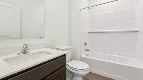 Bath - 25523 W Thicket Ln, Plainfield, IL 60544 photo 1 of 4