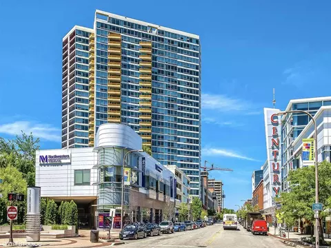 1720 Maple Ave #950, Evanston, IL 60201
