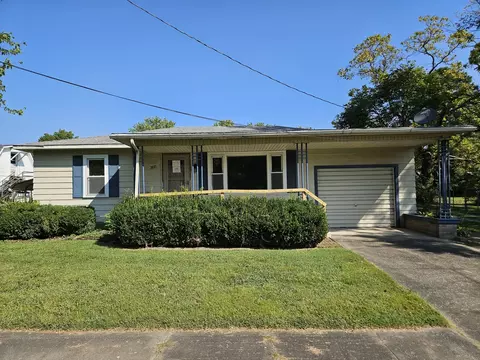 305 Fife St, Carrier Mills, IL 62917