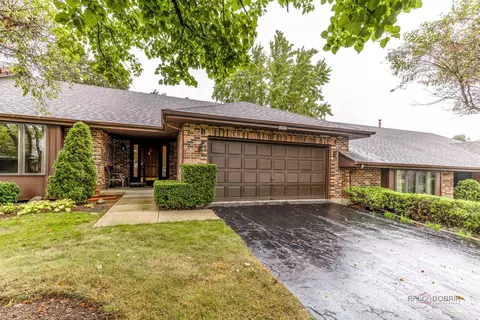 Exterior - 822 Brian Ct, Gurnee, IL 60031 photo 2 of 7