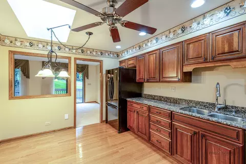 Kitchen - 822 Brian Ct, Gurnee, IL 60031 photo 2 of 3