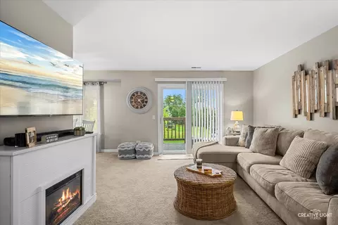 875 Golf Course Rd #3, Crystal Lake, IL 60014
