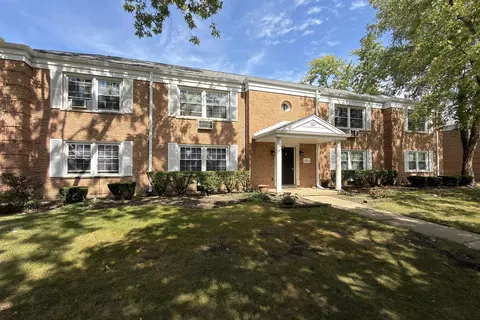 914 W St James St #1, Arlington Heights, IL 60005