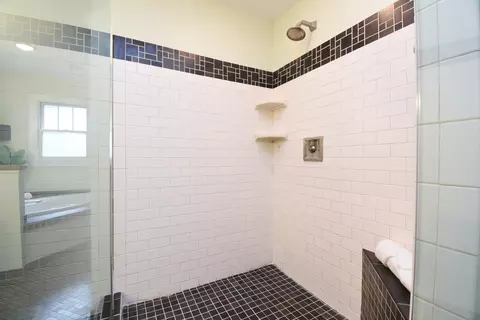 Bath - 311 Park Ave, River Forest, IL 60305 photo 5 of 8