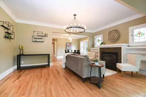 Living - 311 Park Ave, River Forest, IL 60305 photo 3 of 9