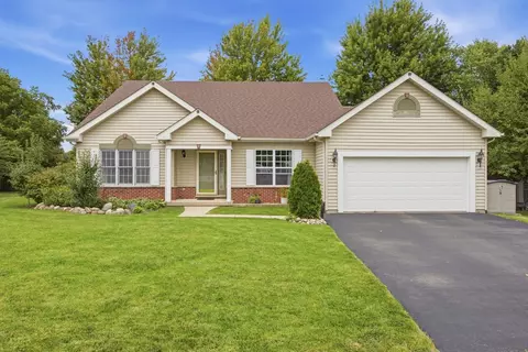 1266 Amber Ct, Woodstock, IL 60098