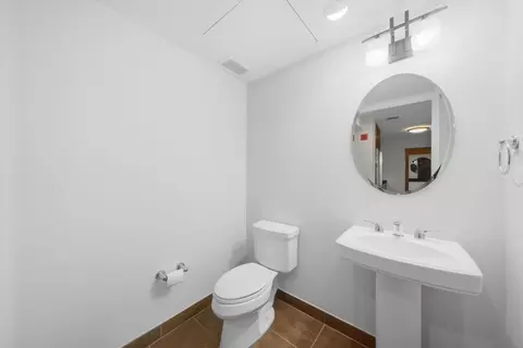 Bath - 60 E Monroe St #3306, Chicago, IL 60603 photo 2 of 2