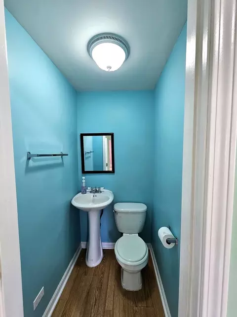 Bath - 612 Page Ave, Elgin, IL 60120 photo 1 of 2