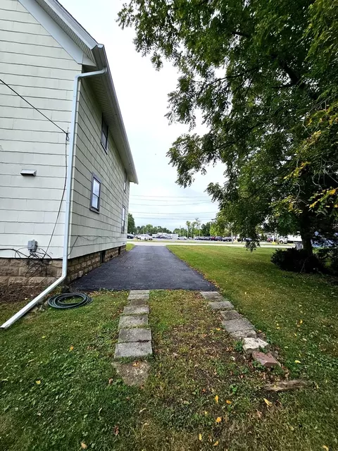 Exterior - 612 Page Ave, Elgin, IL 60120 photo 5 of 6