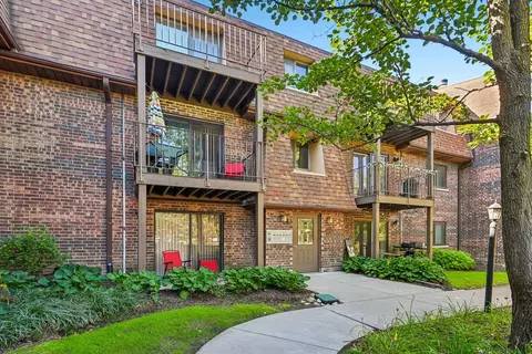 1406 S Fairfield Ave #49B, Lombard, IL 60148