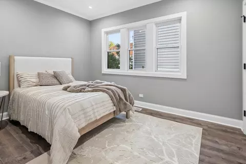 Bedroom - 5152 W Warwick Ave, Chicago, IL 60641 photo 1 of 4