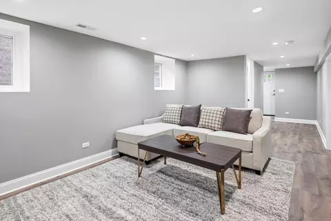 Living - 5152 W Warwick Ave, Chicago, IL 60641 photo 3 of 4
