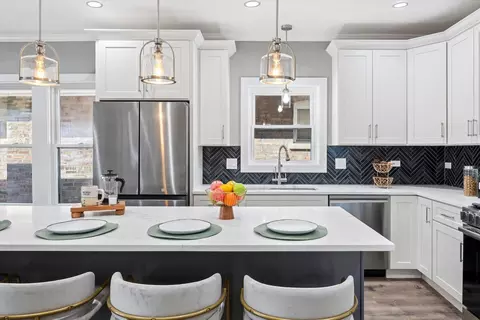Kitchen - 5152 W Warwick Ave, Chicago, IL 60641 photo 2 of 3