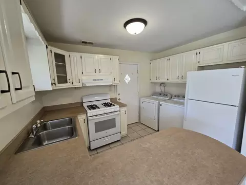Kitchen - 16516 Spaulding Ave, Markham, IL 60428 photo 2 of 2
