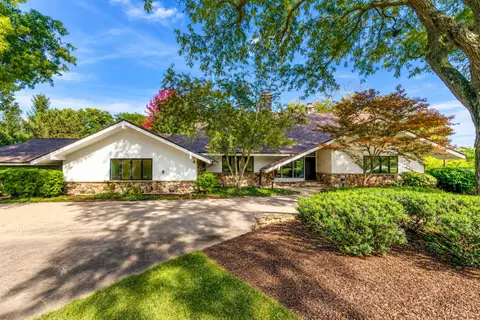 2435 Lexington Dr, Long Grove, IL 60047