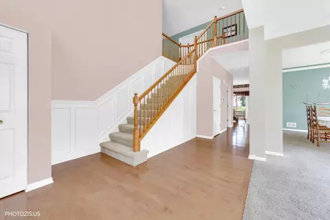 Entry Way - 157 Primrose Ln, Bartlett, IL 60103 photo 1 of 6
