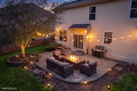 Exterior - 157 Primrose Ln, Bartlett, IL 60103 photo 4 of 7