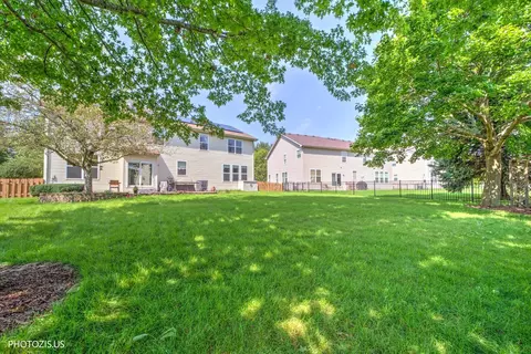 Exterior - 157 Primrose Ln, Bartlett, IL 60103 photo 6 of 7