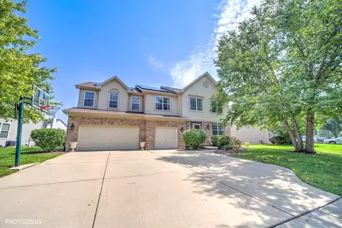 Exterior - 157 Primrose Ln, Bartlett, IL 60103 photo 3 of 7