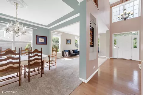 Entry Way - 157 Primrose Ln, Bartlett, IL 60103 photo 4 of 6