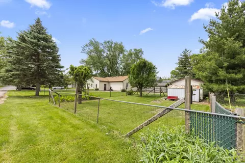 Exterior - 1406 Kaskaskia Ave, Elgin, IL 60123 photo 2 of 5