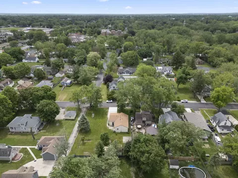 View/Area - 1406 Kaskaskia Ave, Elgin, IL 60123 photo 3 of 9