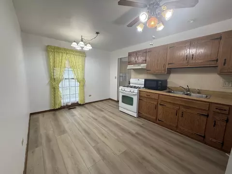 Kitchen - 1406 Kaskaskia Ave, Elgin, IL 60123 photo 1 of 4