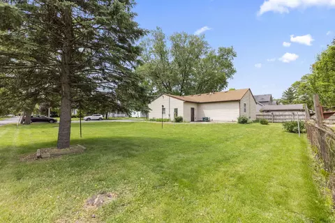 Exterior - 1406 Kaskaskia Ave, Elgin, IL 60123 photo 3 of 5