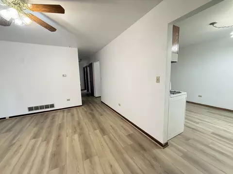 Entry Way - 1406 Kaskaskia Ave, Elgin, IL 60123 photo 1 of 1