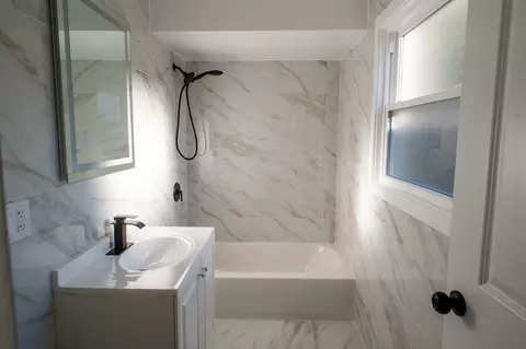 Bath - 336 E 91st St, Chicago, IL 60619 photo 1 of 3