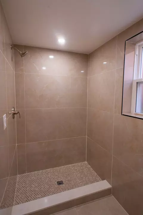 Bath - 336 E 91st St, Chicago, IL 60619 photo 3 of 3