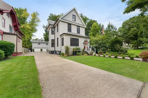 210 8th Ave, La Grange, IL 60525