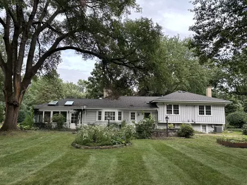 Exterior - 1116 Woodview Rd, Burr Ridge, IL 60527 photo 3 of 8