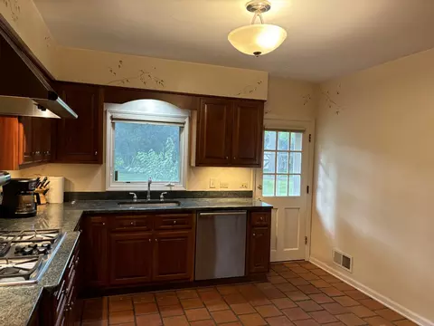 Kitchen - 1116 Woodview Rd, Burr Ridge, IL 60527 photo 2 of 3